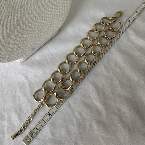 Gorgeous goldtone chunky double row chain bracelet - Picture 6 of 7